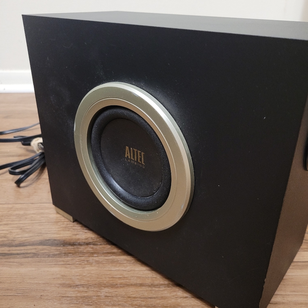 Altec Lansing VS2621 Subwoofer System Tested - Picture 3 of 6